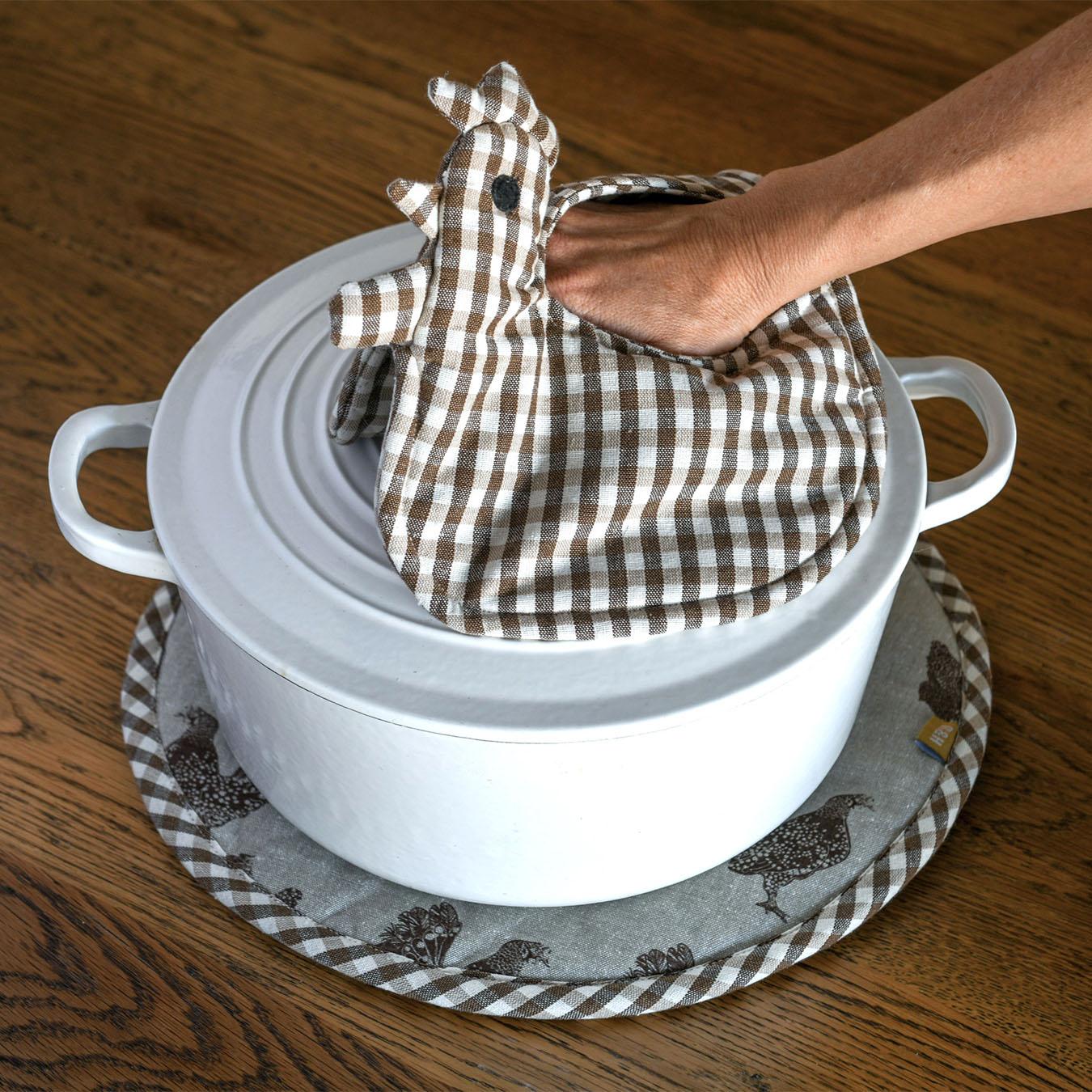 Henrietta Pot Pincher - Earth Brown by Raine & Humble