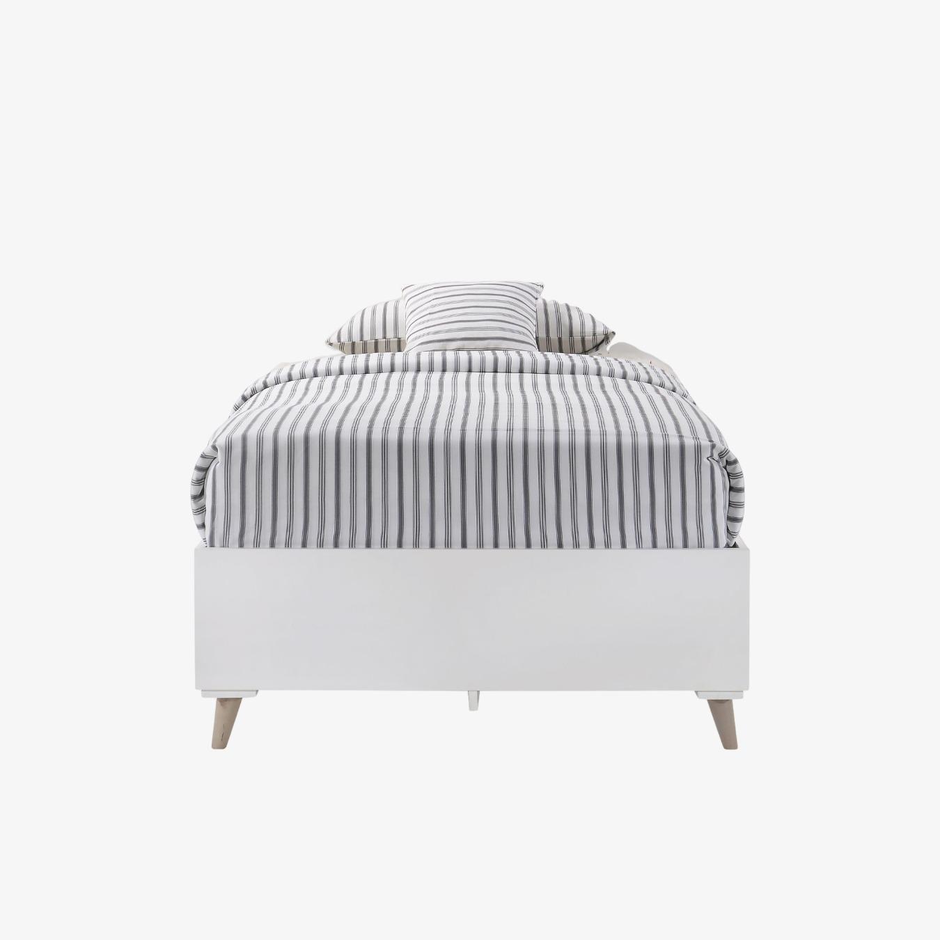 Stockholm Retro Bed - White Oak by G.M Furniture
