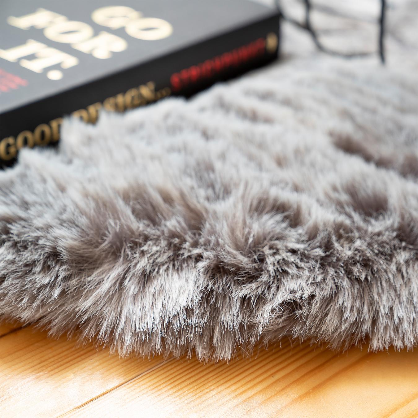 Samba 495 Faux Sheepskin Rug in Taupe